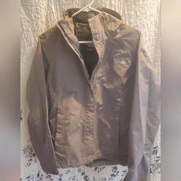 North Face Lightweight Jacket - Picture 2 of 5